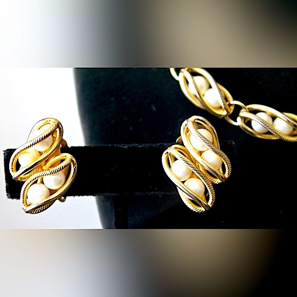 HOBE PEARLS 3PC SET VINTAGE EARRING NECKLACE BRACELET GOLD - Picture 10 of 13